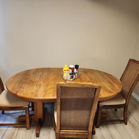 Economical Homestay Burnaby Exterior foto